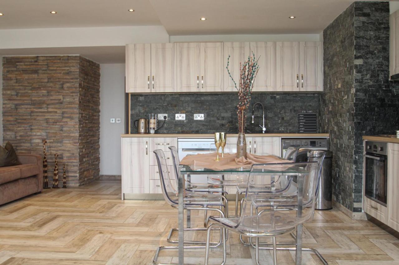 Ferienwohnung Lavish 2 Bed Sleeps 5 Near Lanark Carstairs Exterior foto